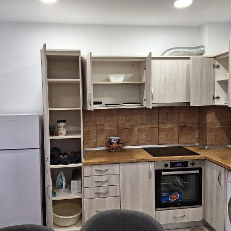 Black Eagle Central Unirii Square, 2 King Size Bedrooms, Free Private Parking Oradea Exterior photo