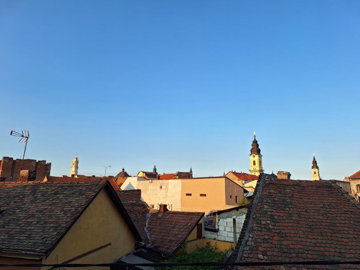 Black Eagle Central Unirii Square, 2 King Size Bedrooms, Free Private Parking Oradea Exterior photo
